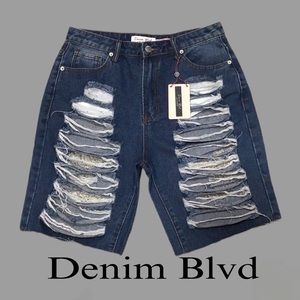 NEW DENIM BLVD (Short by Denim Blvd) High Waisted Distressed Bermuda Size Large